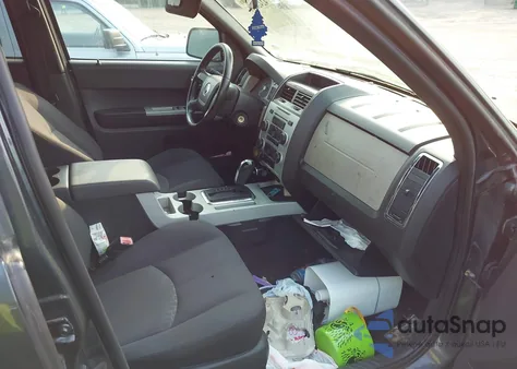 2008 Mercury Mariner I4 z USA, uszkodzony, nr VIN 4M2CU81Z68KJ53795